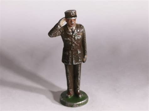 Figurine Quiralu G N Ral De Gaulle Au Salut Militaire France Libre