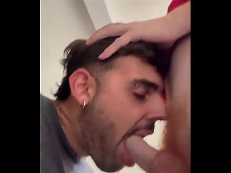 MEU VIZINHO NOVO ME VIU PELA JANELA E PERGUNTOU SE PODIA VIR METER 01foguinho Pt01 XVIDEOS