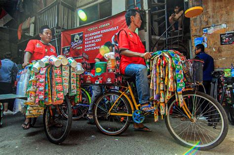 Foto Bantuan Modal Kerja Untuk Pedagang Kopi Keliling