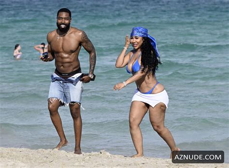 Ari Fletcher Sexy Spotted Flaunting Her Voluptuous Bikini Body And Curves At Miami Beach AZNude