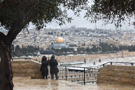 Jerusalem Covered In Snow As Cold Winter Storm Underway In Jewish State ...