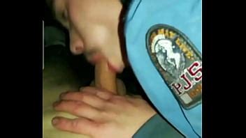 Él me lleva al bosque así que chupa XVIDEOS