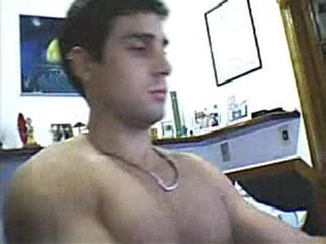 Bonitão batendo uma na cam XVIDEOS