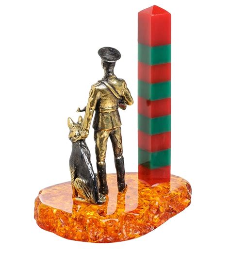 Фигурка «Пограничник» AM-1572 / Фигурки из латуни и янтаря / Народные ...