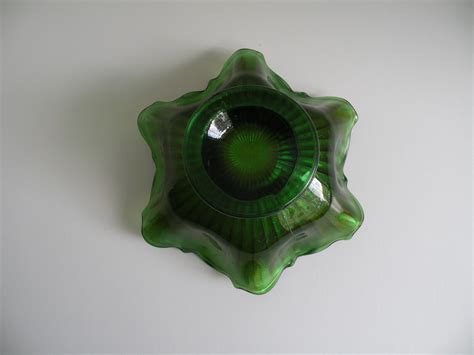 Vintage Fenton Stippled Rays Green Carnival Glass Bowl 6 Ebay