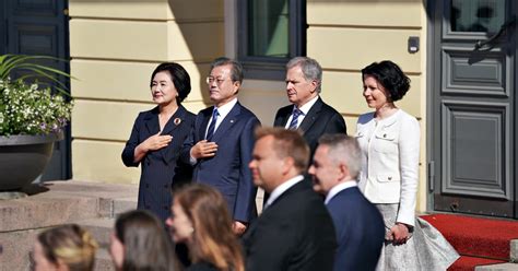 Presidentti Sauli Niinistö ja Jenni Haukio ottivat vastaan Etelä Korean