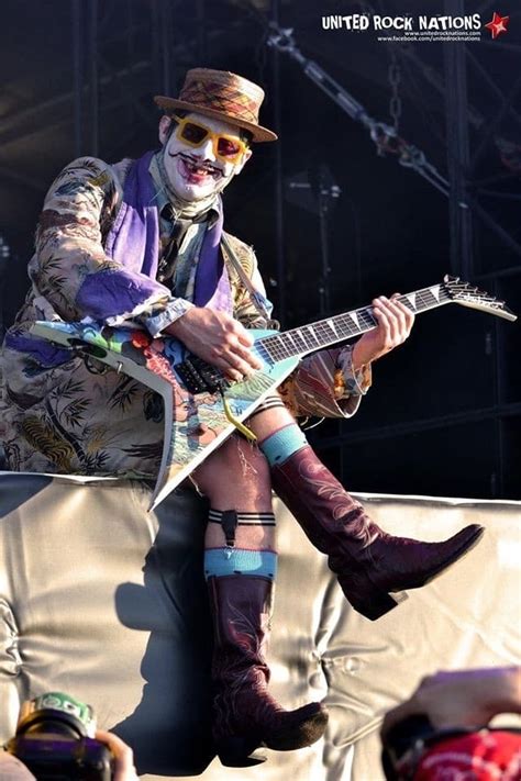 Wes Borland Wiki Biography Age Gallery Spouse And More