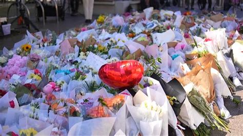 Australias Touching Tribute To Victims Of Bondi Massacre 7news