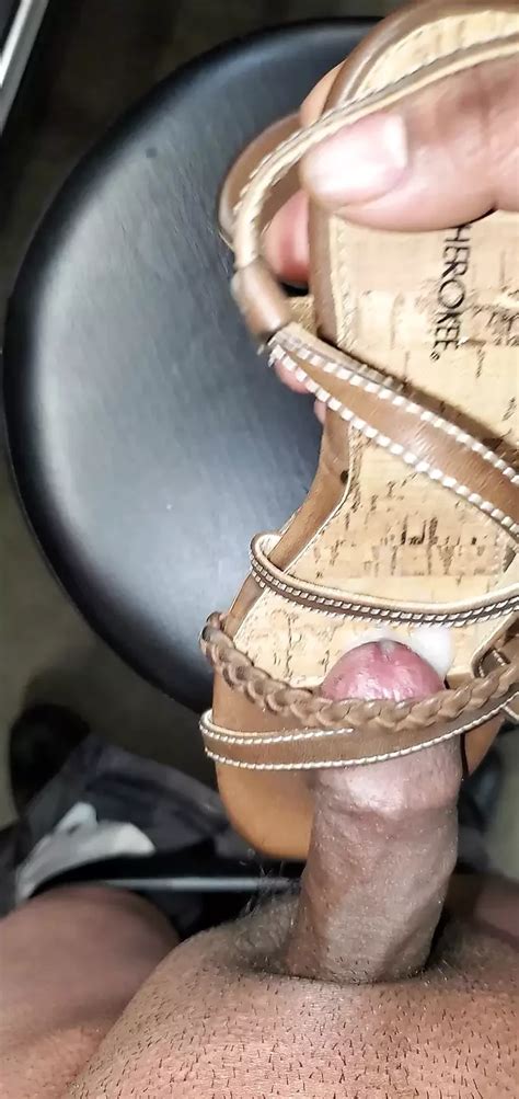 Mechanic Found Cute Brown Heels In Customer Car Gay Latino Porn Feat