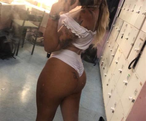 Topless Nude Waitress Fastiko Au