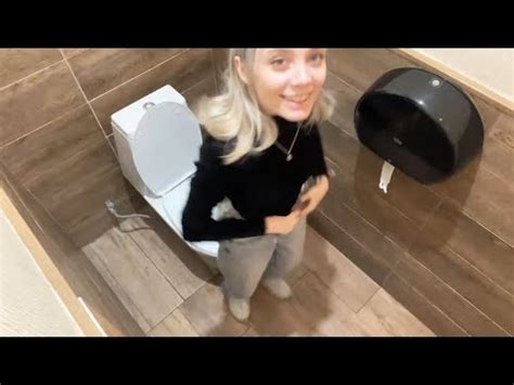 ФАСОЛЬКА ПИСАЕТ В ТУАЛЕТЕ - YouTube