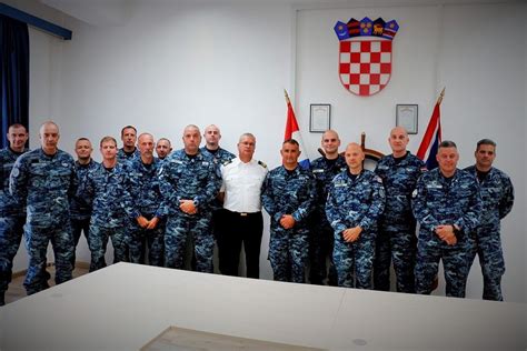 Hrvatski Tim Hrm A Upu En U Operaciju Za Tite Brodova Od Pirata Ispred