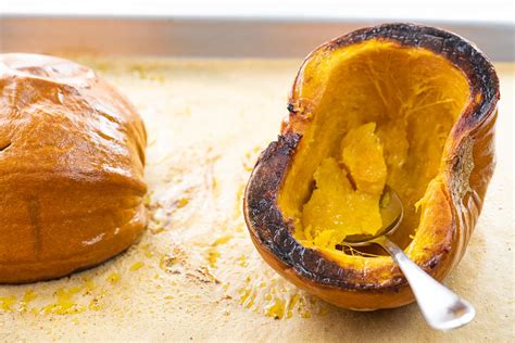 How To Roast A Whole Pumpkin And Make Pumpkin Puree Umami Girl