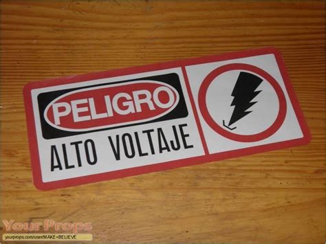 Jurassic Park High Voltage Spanish Sign Replica Movie Prop