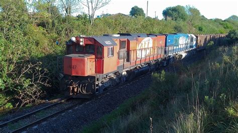 Trem Locotrol Vag Es Passando Em Trecho Restri O De