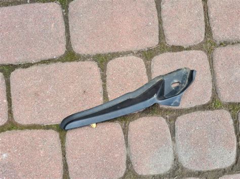 Narożnik podszybia Renault Clio IV 668628650R