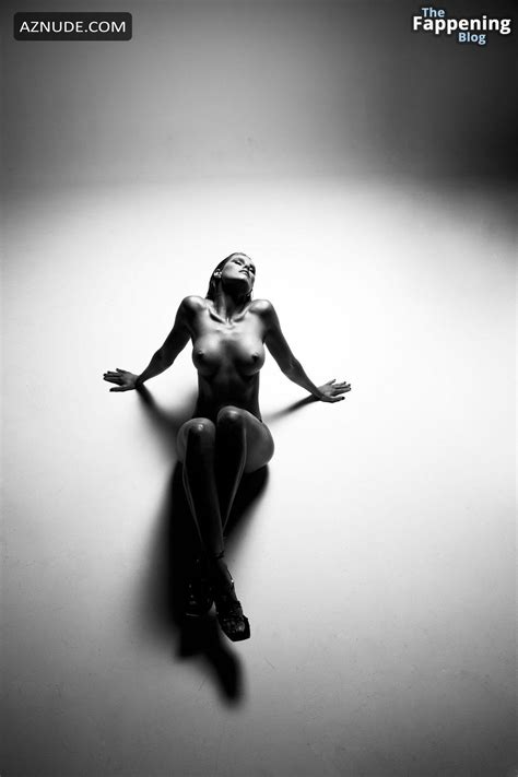 Natalie Roser Sexy And Nude Poses Her Alluring Breasts And Booty In A Photoshoot For Series