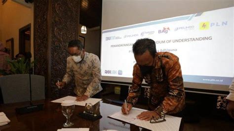 Kolaborasi Antar BUMN PLN Group Dan Pelindo Dorong Konversi BBM Ke