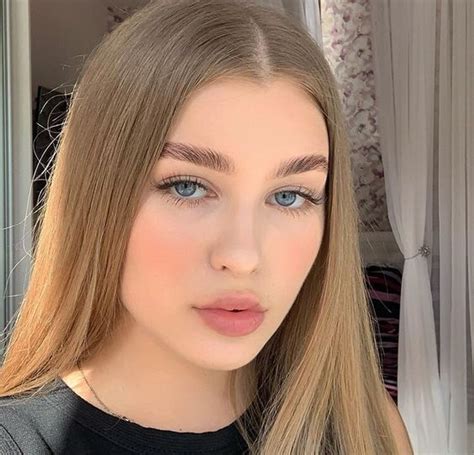 Hair Color Suitable For Winter Blonde Model Hair Gorgeous Hair Color Brown Blonde Hair