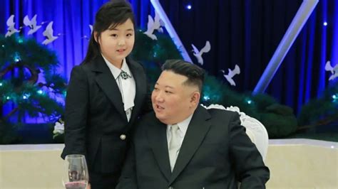 Kim Jong Un Leva Filha A Banquete Militar E Aumenta Rumores Que