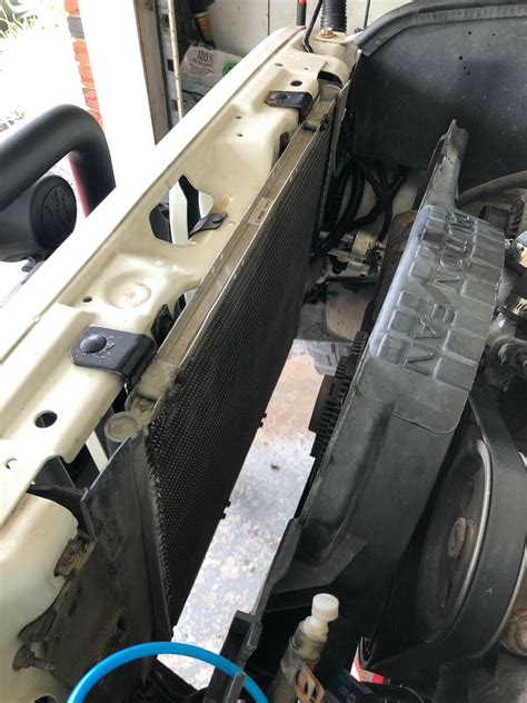 Wrangler TJ Radiator Replacement How To | jeepfan.com