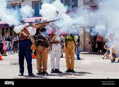 Musket Firing Hi Res Stock Photography And Images Alamy