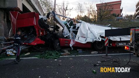 Incidente Sul Raccordo A Roma Muore 55enne Di Aprilia