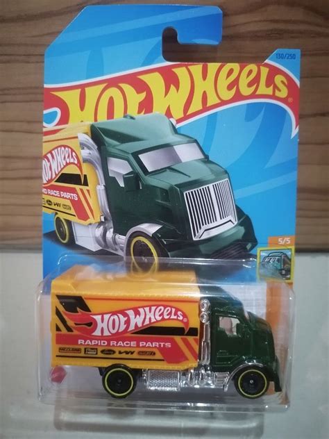 Hot Wheels Hw Haulers Hiway Hauler Green Hobbies Toys Toys Games On Carousell