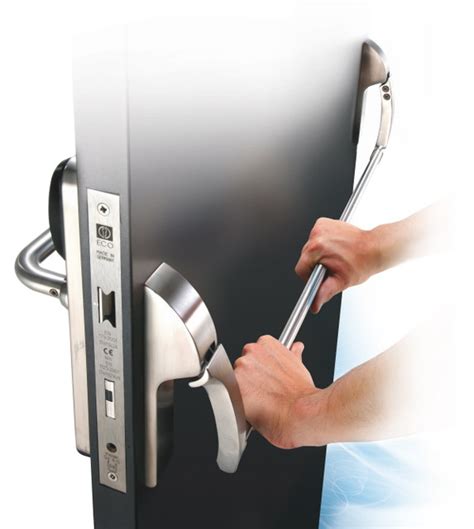 Антипаника для противопожарных дверей - что это и зачем? | Завод ООО ...