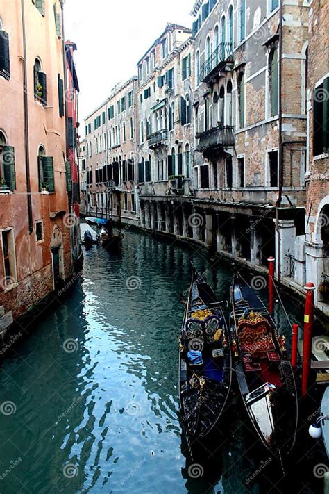 Gondola A Venezia Immagine Stock Immagine Di Carnevale 140977643