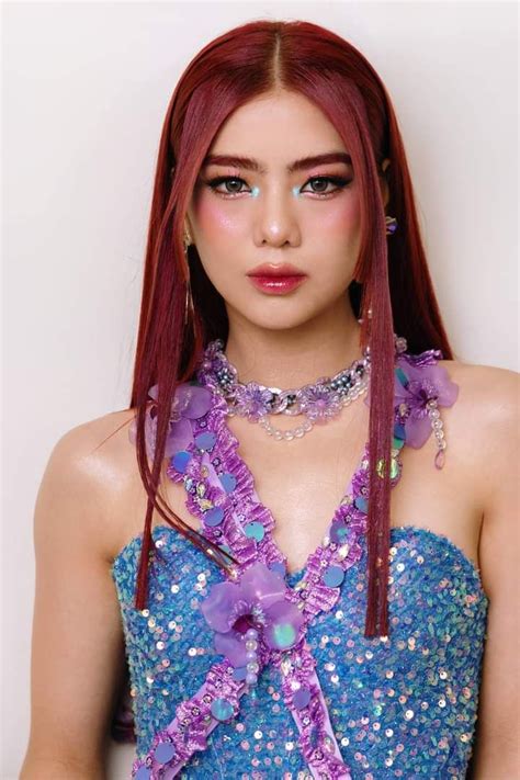 Pin By Jane On Bini Tiktok Style Pretty Brunette Photo Series