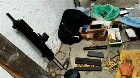 Polic A Incaut Un Arsenal En Villa Espa Ola Y Se Investiga Si Est