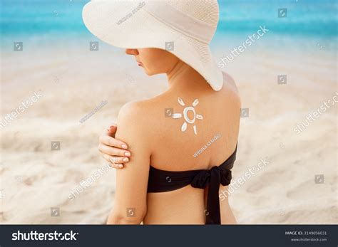 Beautiful Woman Bikini Applying Sun Cream Stock Photo 2149056031 Shutterstock