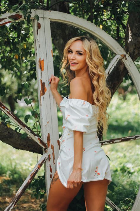 Charming Alona Y O From Kiev With Blonde Hair ID LadaDate