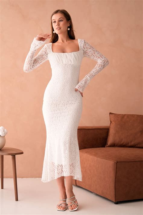 Secret Passion Lingerie Beyaz Astarlı Dantel Kumaş Katlı Kare Yaka Detay Dantelli Tasarım Uzun