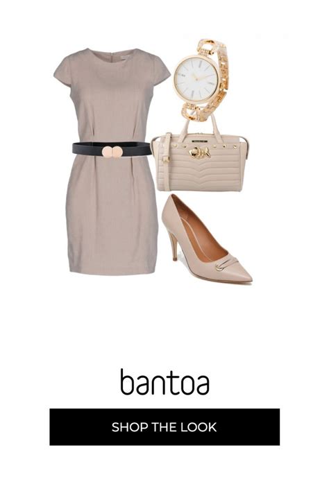 Outfit Ton Sur Ton Tubino Beige Impreziosito In Vita Da Una Cinta Nera