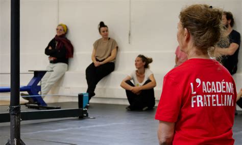 Cole De Cirque Amateur Adultes Enfants Acad Mie Fratellini