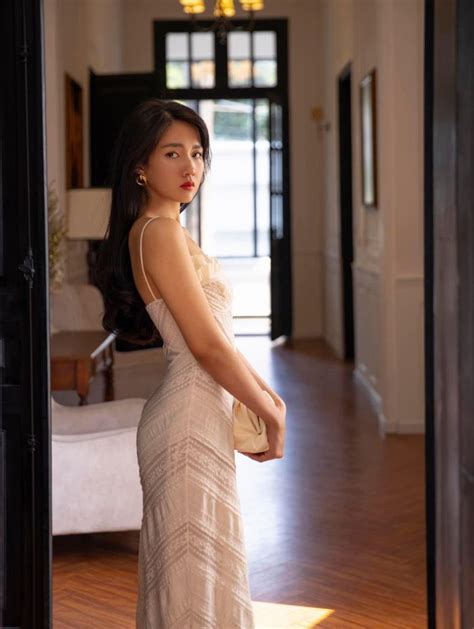 Hot girl trà sữa trổ mã xinh tươi theo đuổi gu mặc quyến rũ Người đẹp Việt Giải Trí