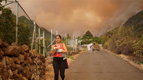 El incendio de Tenerife está alejado de las principales zonas