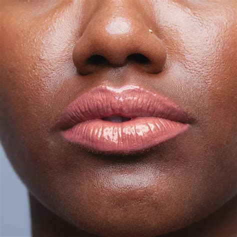 Avon Ultra Color Gloss Labial Nude Glow Ml Shopee Brasil