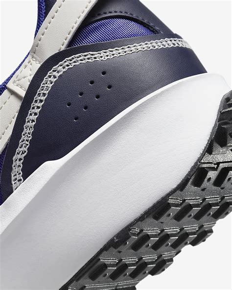 Nike Waffle Debut SE Men's Shoes. Nike IN