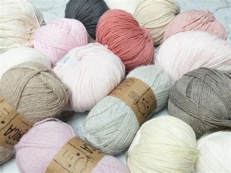 How To Read Yarn Labels Yarn Info For Crocheters Crochetpedia
