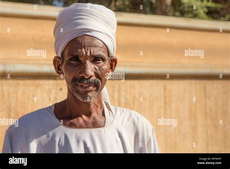Woman In Traditional Clothing Sudan Hi Res Stock Photography And Images