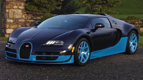 2013 Bugatti Veyron Grand Sport Vitesse 2013 Mitsubishi Ou