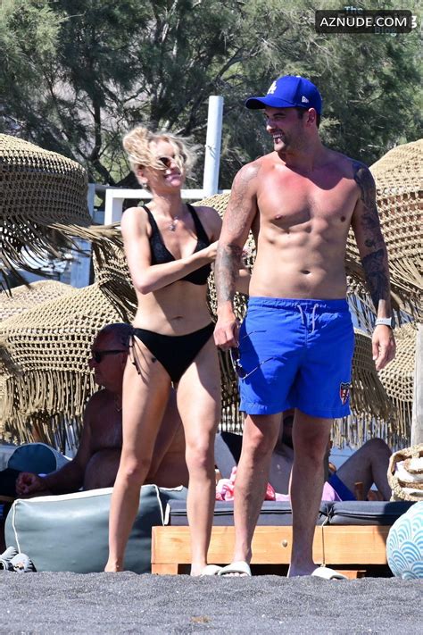 Katie Mcglynn Sexy Seen With Ricky Rayment Sizzles In A Hot Black Bikini At A Beach In Santorini