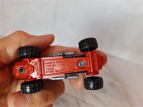 Anos Miniatura De Metal Hot Wheels Black Swat Police Enforcer Escala Taffy