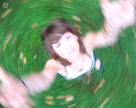 Vertigo: What is it and what causes it? | Top Doctors
