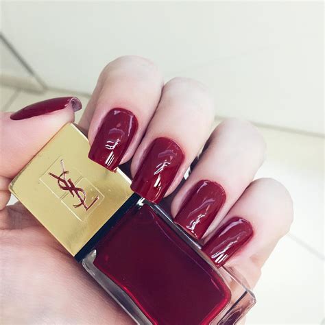 Esmalte nude tonalidades e inspirações para adotar essa cor clássica