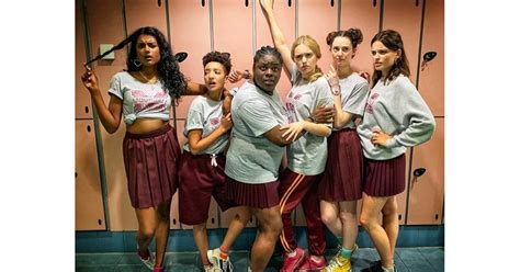 Simone Ashley já participou da série Sex Education como Olivia Hanan Purebreak