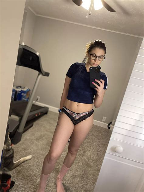 Enjoy The Day Nudes GirlswithGlasses NUDE PICS ORG